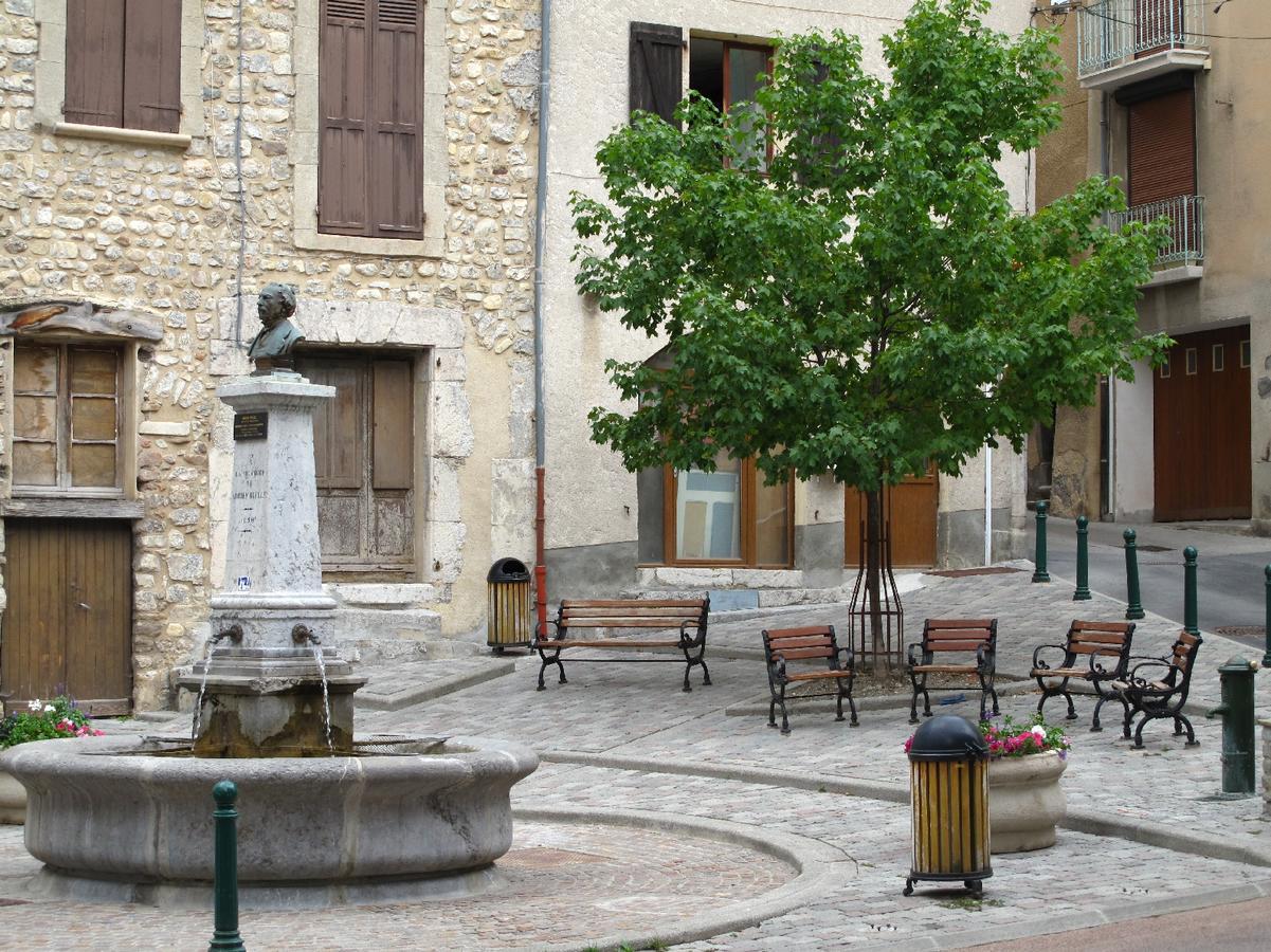 Au Vieux Tilleul Bed and Breakfast Veynes Esterno foto