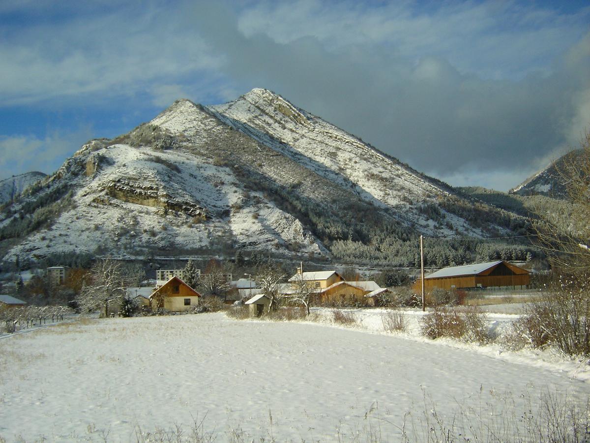 Au Vieux Tilleul Bed and Breakfast Veynes Esterno foto