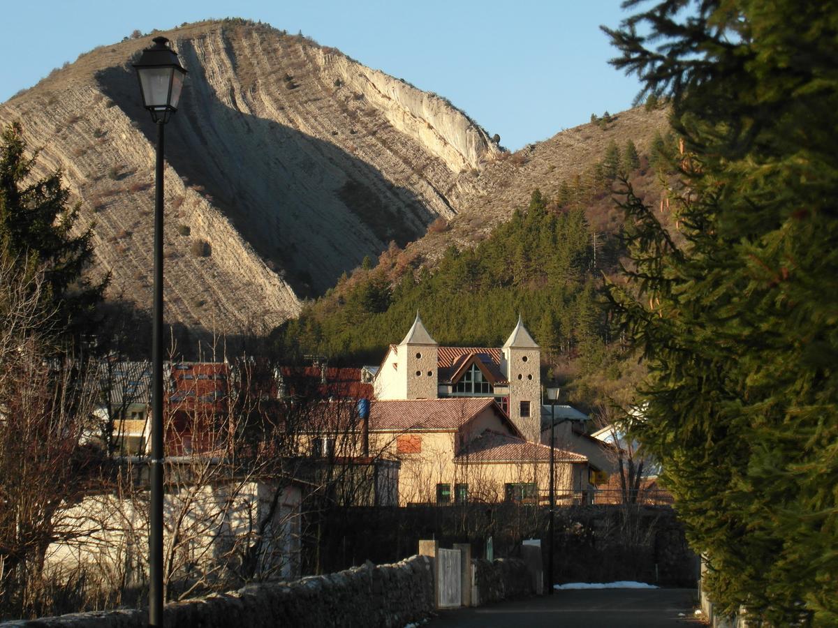 Au Vieux Tilleul Bed and Breakfast Veynes Esterno foto